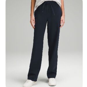 Lululemon straight leg- mid rise Women's Drawstring Pants, luxtreme like new